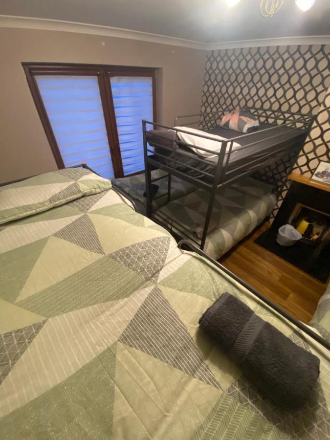 Dublin Airport Big Rooms With Bathroom Outside Room - Kitchen Only 7 Days Reservation ภายนอก รูปภาพ