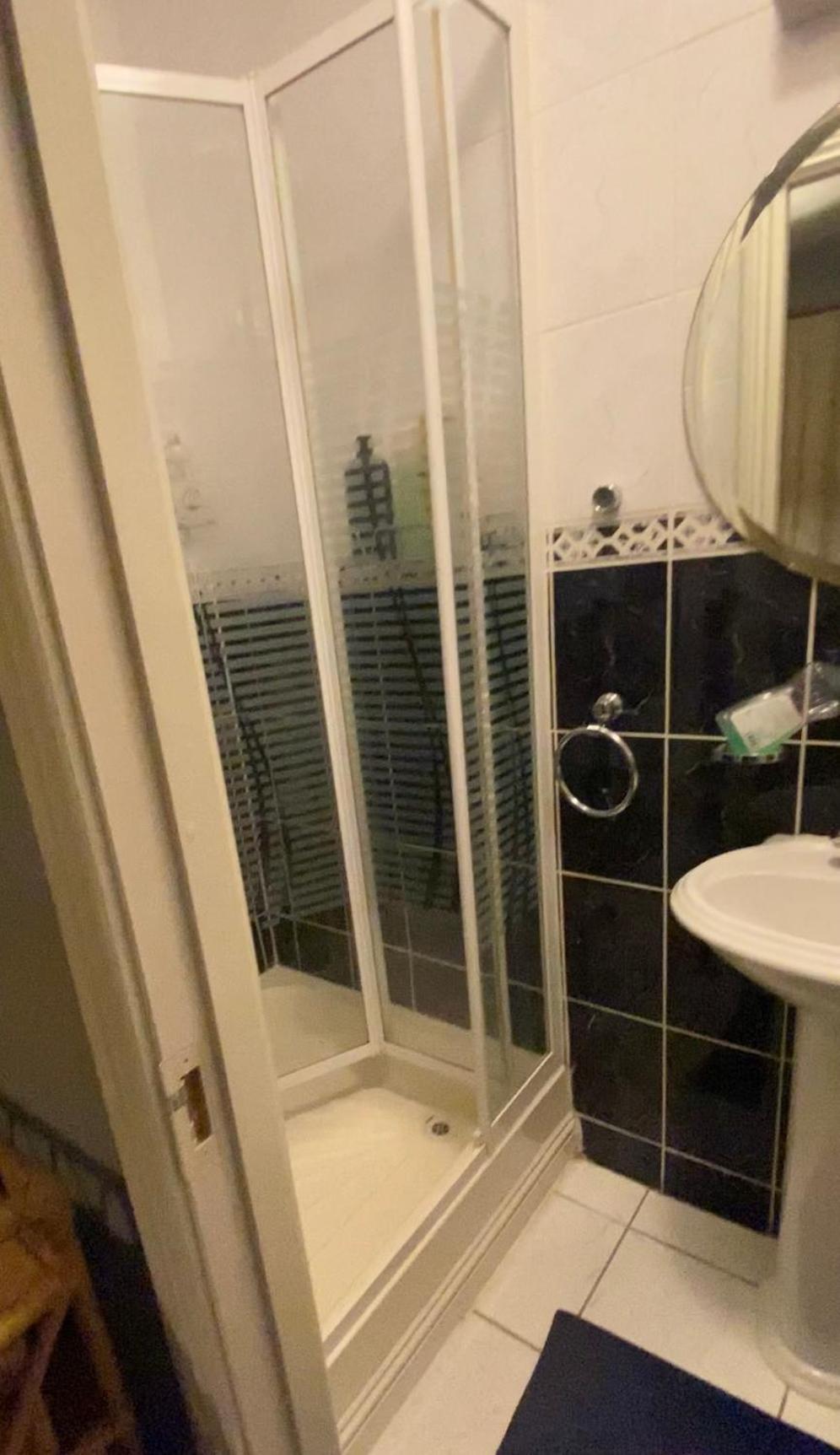 Dublin Airport Big Rooms With Bathroom Outside Room - Kitchen Only 7 Days Reservation ภายนอก รูปภาพ