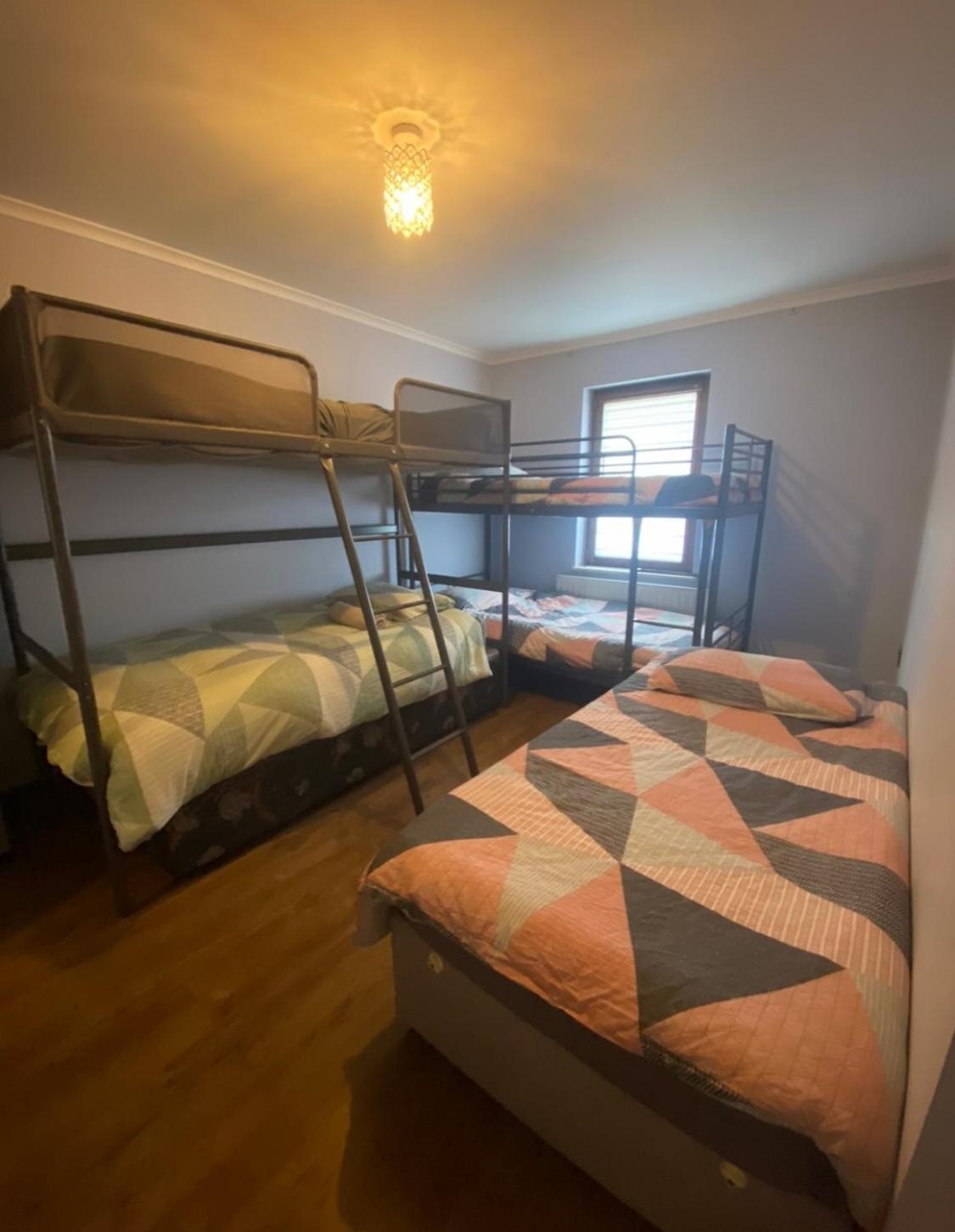 Dublin Airport Big Rooms With Bathroom Outside Room - Kitchen Only 7 Days Reservation ภายนอก รูปภาพ