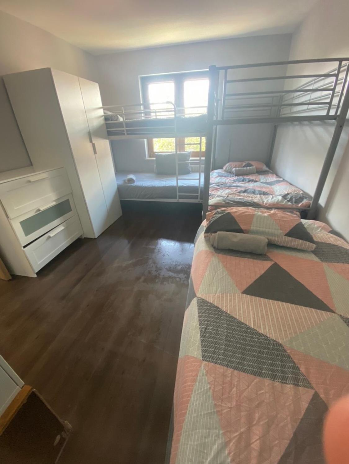 Dublin Airport Big Rooms With Bathroom Outside Room - Kitchen Only 7 Days Reservation ภายนอก รูปภาพ